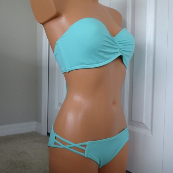 🆕🌿TURQUOISE BIKINI SET🌿 - Picture 2 of 3